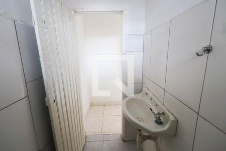 Banheiro de casa para alugar com 1 quarto, 100m² em Vila Carrão, São Paulo