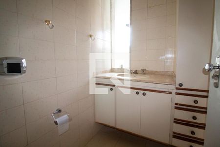 Banheiro de apartamento à venda com 2 quartos, 72m² em Sumarezinho, São Paulo