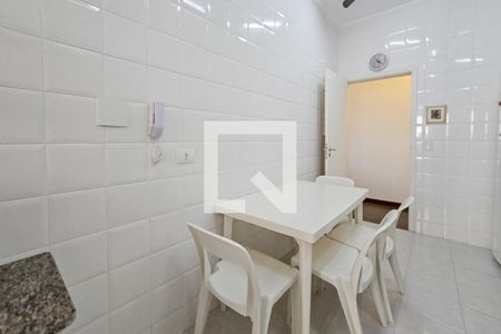 Cozinha de apartamento para alugar com 3 quartos, 90m² em Jardim Virginia, Guarujá