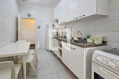 Cozinha de apartamento para alugar com 3 quartos, 90m² em Jardim Virginia, Guarujá