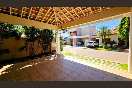 Garagem de casa de condomínio à venda com 3 quartos, 279m² em Jardim Samambaia, Jundiaí