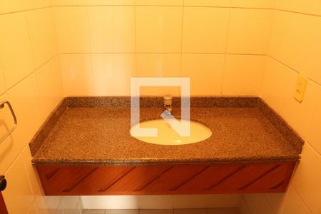 Lavabo de apartamento à venda com 4 quartos, 170m² em Vila Augusto, São Paulo