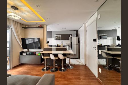 Sala de apartamento à venda com 2 quartos, 65m² em Vila Metalúrgica, Santo André