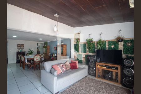 Sala 2 de casa à venda com 3 quartos, 217m² em Teresópolis, Porto Alegre