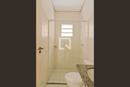 Banheiro de casa para alugar com 1 quarto, 30m² em Vila Cavaton, São Paulo