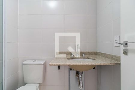 Banheiro de kitnet/studio para alugar com 0 quarto, 26m² em Butantã, São Paulo