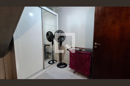 Casa 2 - Quarto 2 de casa à venda com 5 quartos, 217m² em Vila Camilópolis, Santo André