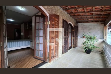 Casa 1 - Varanda Quarto 1 suíte de casa à venda com 5 quartos, 217m² em Vila Camilópolis, Santo André