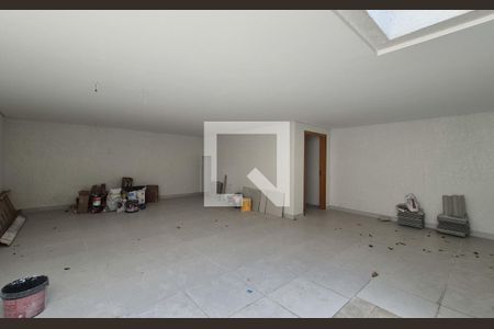 Garagem de casa à venda com 3 quartos, 194m² em Vila Pires, Santo André