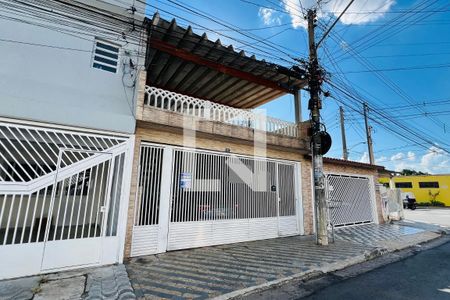 Fachada de casa à venda com 4 quartos, 260m² em Vila Maricy, Guarulhos