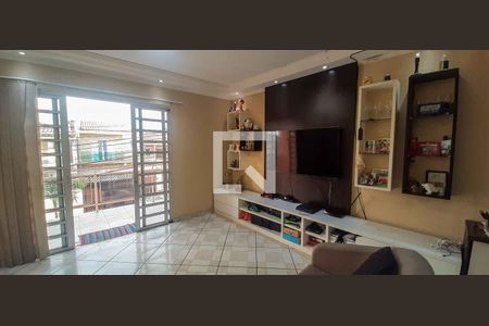 Sala de Estar de casa à venda com 3 quartos, 120m² em Novo Osasco, Osasco