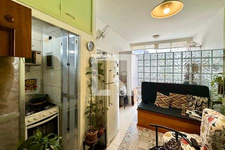 Sala/Quarto de kitnet/studio para alugar com 1 quarto, 24m² em Laranjeiras, Rio de Janeiro