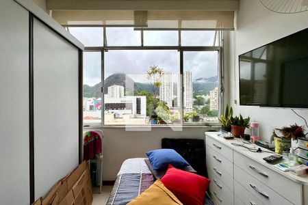 Sala/Quarto de kitnet/studio para alugar com 1 quarto, 24m² em Laranjeiras, Rio de Janeiro