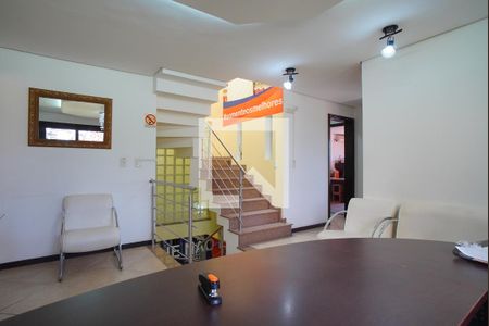 Sala de casa à venda com 5 quartos, 330m² em Jardim São Pedro, Porto Alegre