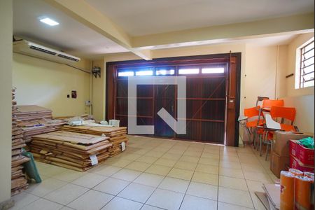 Garagem de casa à venda com 5 quartos, 330m² em Jardim São Pedro, Porto Alegre