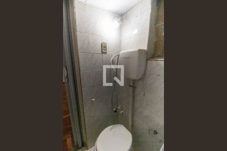 Banheiro de kitnet/studio para alugar com 1 quarto, 25m² em Centro, Niterói