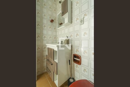 Banheiro de apartamento à venda com 1 quarto, 43m² em Protásio Alves, Porto Alegre