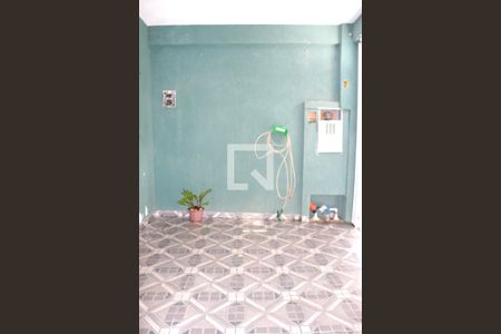 Entrada e Garagem de casa para alugar com 2 quartos, 50m² em Vila Isa, São Paulo