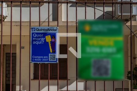 Plaquinha de apartamento à venda com 2 quartos, 70m² em Independência, Porto Alegre