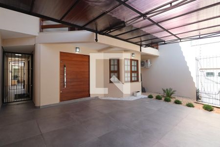 Área externa de casa à venda com 3 quartos, 246m² em Harmonia, Canoas