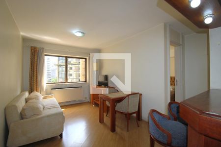 Sala/Cozinha de apartamento para alugar com 1 quarto, 40m² em Jardim Europa, São Paulo