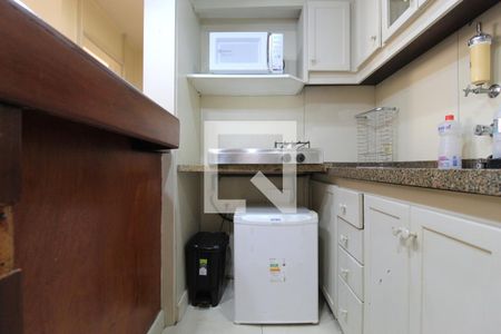 Sala/Cozinha de apartamento para alugar com 1 quarto, 40m² em Jardim Europa, São Paulo