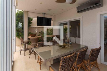 Foto 01 de casa de condomínio à venda com 3 quartos, 307m² em Swiss Park, Campinas