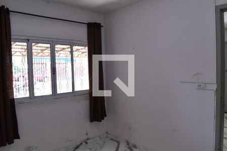 Quarto 1 de casa para alugar com 3 quartos, 70m² em Pinheirinho, Curitiba