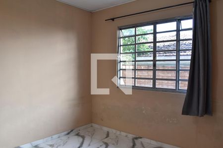 Quarto 2 de casa para alugar com 3 quartos, 70m² em Pinheirinho, Curitiba