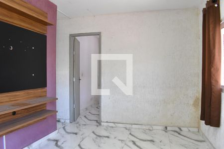 Sala de casa para alugar com 3 quartos, 70m² em Pinheirinho, Curitiba
