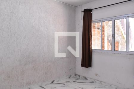 Quarto 1 de casa para alugar com 3 quartos, 70m² em Pinheirinho, Curitiba