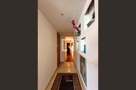 Corredor de apartamento à venda com 3 quartos, 152m² em Leblon, Rio de Janeiro