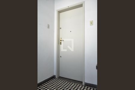 Entrada de apartamento para alugar com 3 quartos, 107m² em Medianeira, Porto Alegre