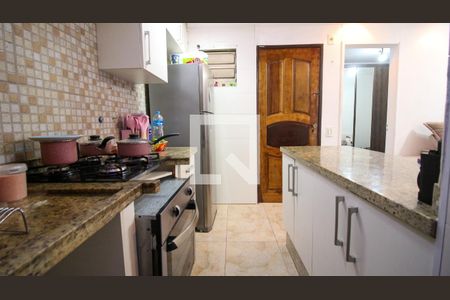 Cozinha de apartamento para alugar com 2 quartos, 50m² em Jardim Santa Teresinha, São Paulo