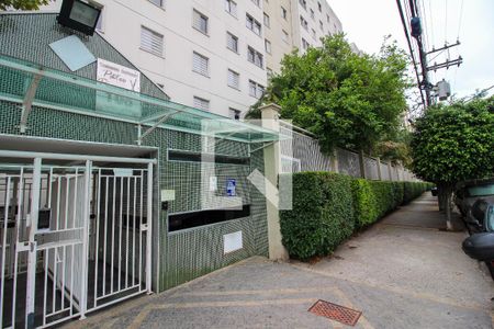 Fachada de apartamento para alugar com 2 quartos, 50m² em Jardim Santa Teresinha, São Paulo