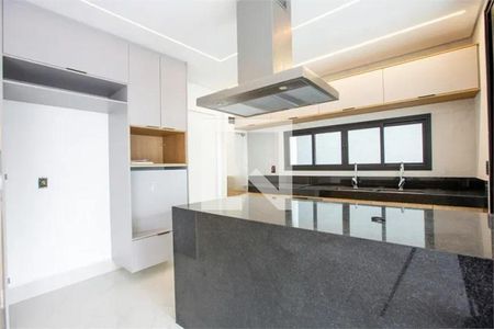 Casa à venda com 4 quartos, 320m² em Alto de Pinheiros, São Paulo