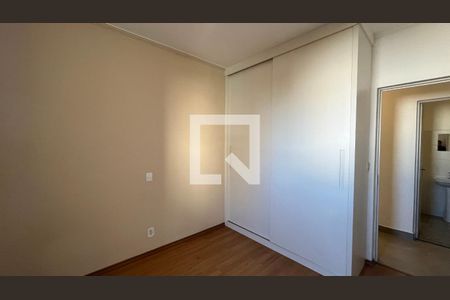 Quarto de apartamento à venda com 2 quartos, 79m² em Vila Itapura, Campinas