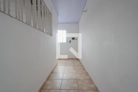 Corredor de entrada de casa de condomínio para alugar com 2 quartos, 65m² em Imirim, São Paulo