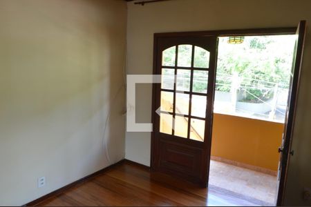 Sala de casa de condomínio para alugar com 1 quarto, 55m² em Taquara, Rio de Janeiro