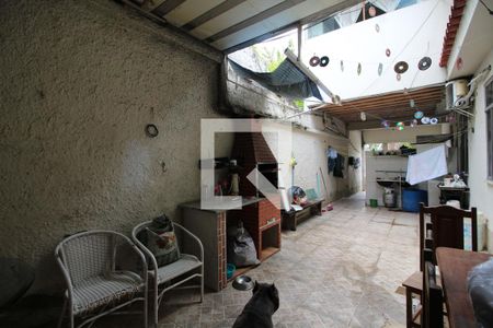 Churrasqueira de casa à venda com 9 quartos, 400m² em Curicica, Rio de Janeiro