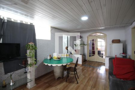 Sala 1 de casa para alugar com 9 quartos, 400m² em Curicica, Rio de Janeiro