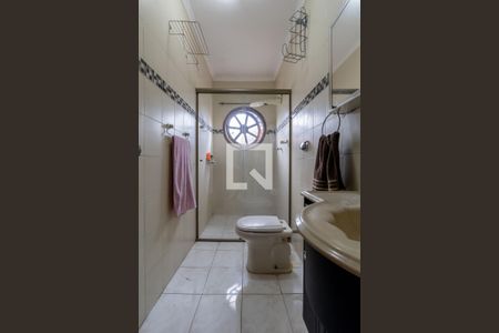 Banheiro de casa à venda com 3 quartos, 190m² em Jardim Eliane, São Paulo