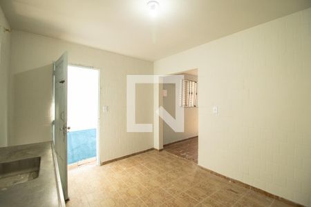 Cozinha 2 de casa à venda com 5 quartos, 204m² em Jardim Japao, São Paulo