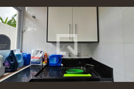 Área de Serviço de casa para alugar com 5 quartos, 980m² em Jardim Santa Helena, São Paulo