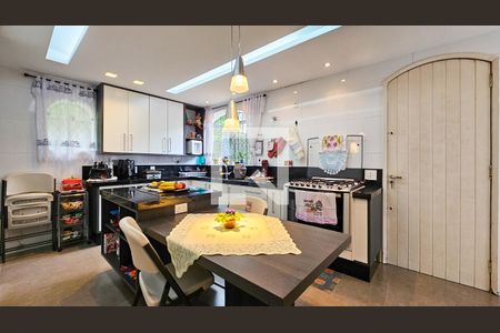 Cozinha de casa para alugar com 5 quartos, 980m² em Jardim Santa Helena, São Paulo