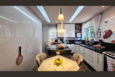 Cozinha de casa para alugar com 5 quartos, 980m² em Jardim Santa Helena, São Paulo