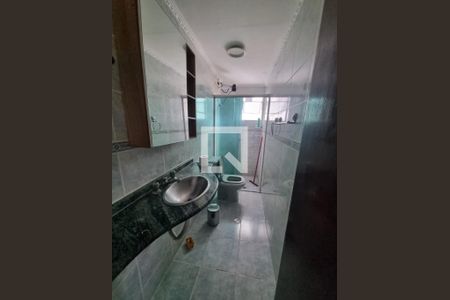 Banheiro de apartamento à venda com 2 quartos, 56m² em Centro, Guarulhos