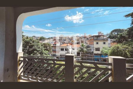 Varanda da Suíte 1 de casa à venda com 3 quartos, 250m² em Conjunto Residencial Santa Terezinha, São Paulo