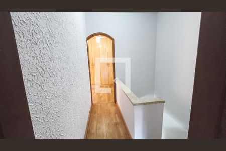 Corredor de casa à venda com 3 quartos, 250m² em Conjunto Residencial Santa Terezinha, São Paulo