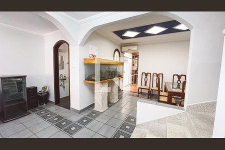 Sala de casa à venda com 3 quartos, 250m² em Conjunto Residencial Santa Terezinha, São Paulo